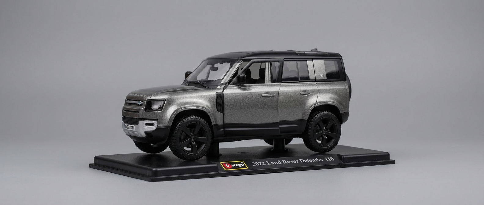 Land Rover Defender Die-Cast | Bburago